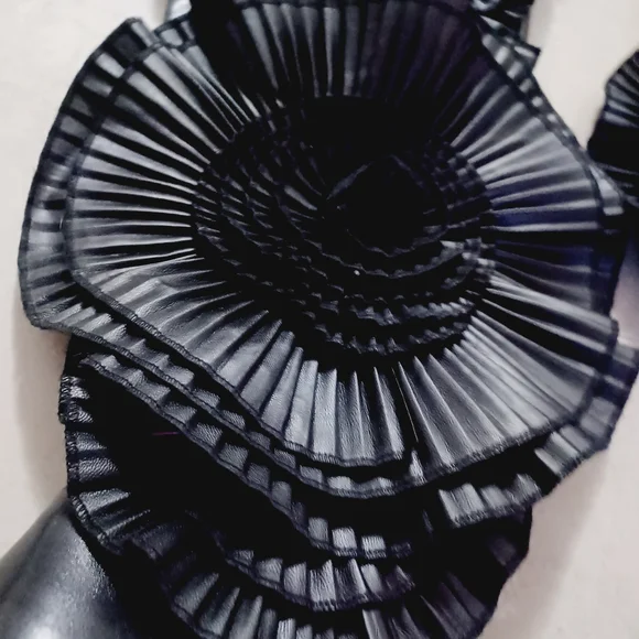 Azalea Wang Chic Black Over-the-Knee Boots with Floral Detail - Picture 7 of 10